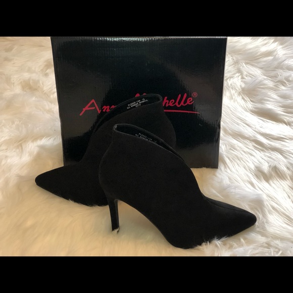 ❤️ Black Suede Front Slit Booties 4in Heel - Picture 6 of 7
